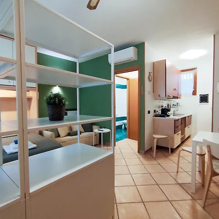 Ferienwohnung Nel Centro Di Desenzano Desenzano del Garda Exterior foto