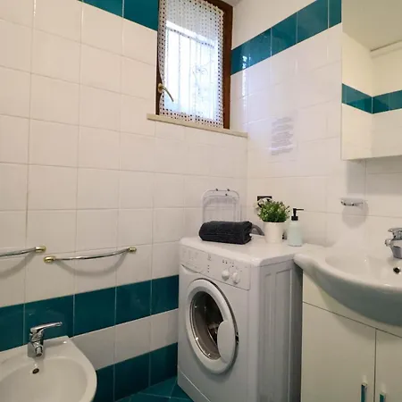 Ferienwohnung Nel Centro Di Desenzano Desenzano del Garda Exterior foto